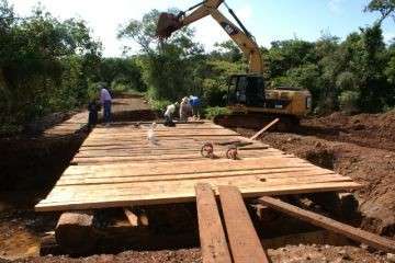 Prefeitura inicia obras para reconstru&ccedil;&atilde;o de pontes danificadas pelas chuvas