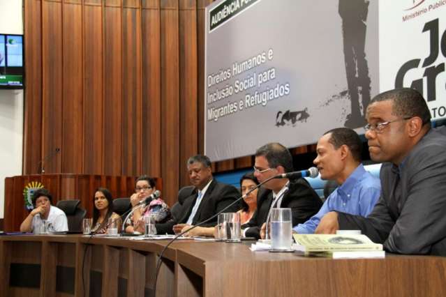 Grupo de trabalho sobre migrantes realiza reuni&atilde;o na Assembleia
