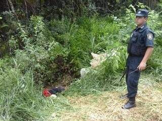 Corpo foi encontrado em estrada vicinal na fronteira (Foto: Porã News)