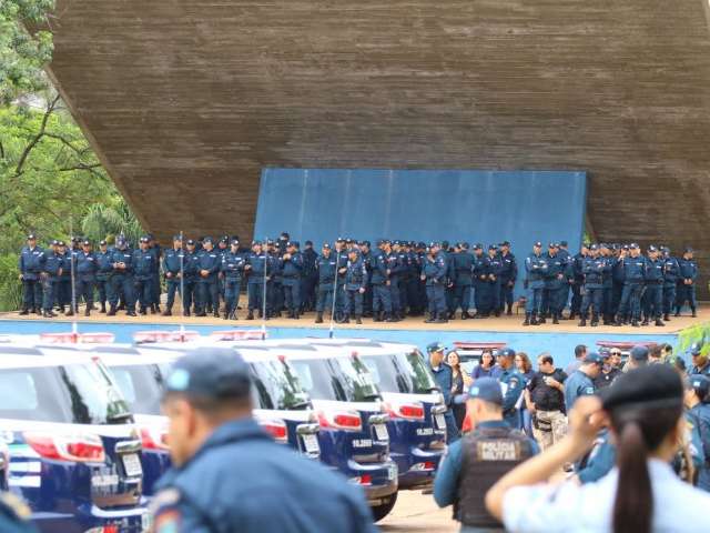 Governo far&aacute; concursos com 650 vagas para a Pol&iacute;cia Militar e Bombeiros 