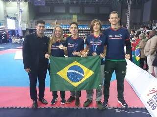 Técnico Fábio Costa, Suzanna, Luiz Felipe, Natan e Leonardo (Foto: Divulgação)