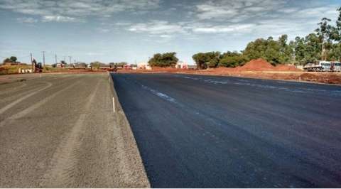 Reinaldo vistoria rodovia MS-156 e destaca qualidade do asfalto