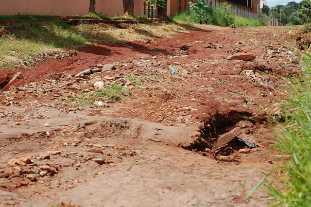  Cen&aacute;rio p&oacute;s chuva ainda permanece em algumas ruas de Campo Grande