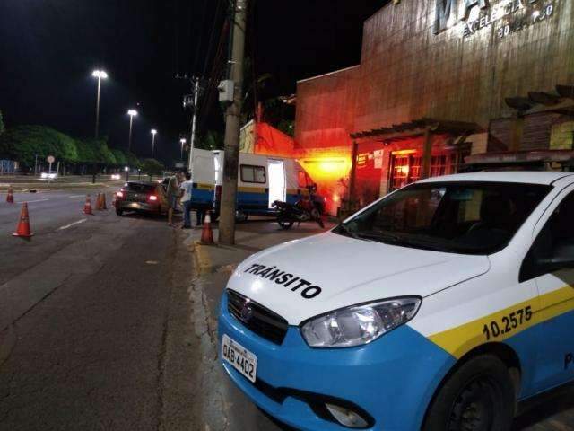 Blitz flagra 13 motoristas b&ecirc;bados na Costa e Silva, mas nenhum &eacute; preso 
