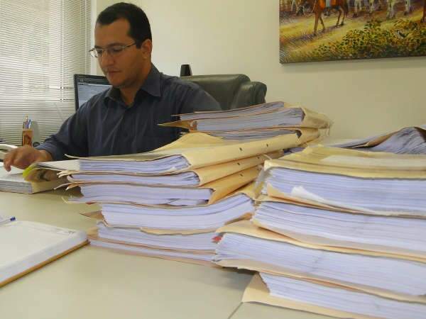  Juiz pro&iacute;be cobran&ccedil;a ilegal de telefonia em Dourados