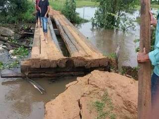 Ponte em estrada vicinal de Rio Verde sofreu danos após chuva (Fonte: Prefeitura de Rio Verde) 