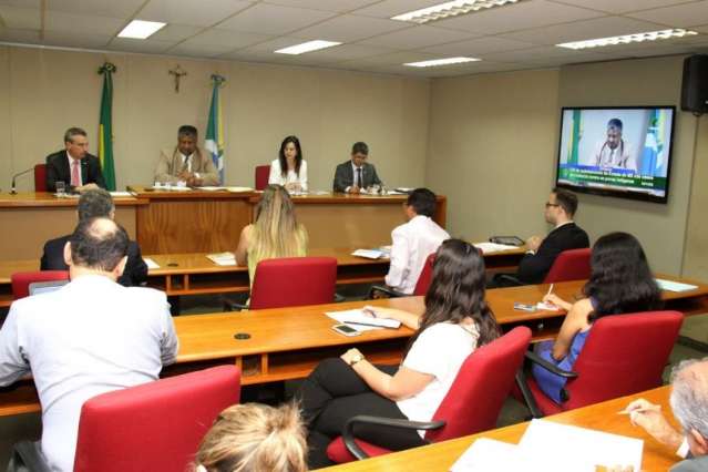 Presidente da CPI quer visitas em aldeias para ouvir casos de viol&ecirc;ncia