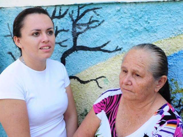 Eleitores acima de 40 &quot;madrugam&quot; na fila para votar