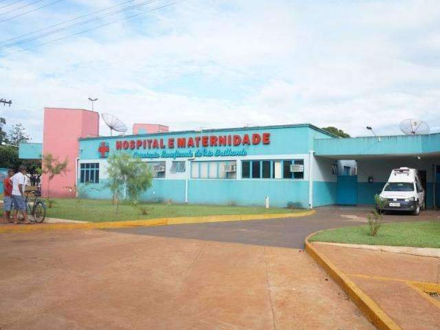 Homem tem 40% do corpo queimado por vizinha durante briga 