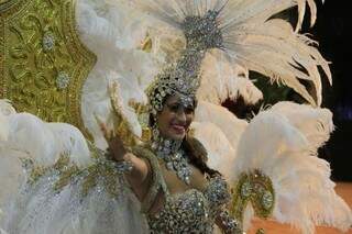 Carnavalesca de nascença, Rebecca investe por amor. (Foto: Marcos Ermínio)