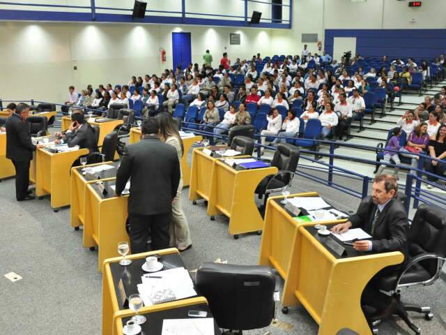  Pend&ecirc;ncia judicial deixar&aacute; novos vereadores no corredor da C&acirc;mara 