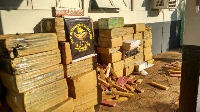 Em quatro dias, DOF ret&eacute;m 2.230 quilos de maconha, coca&iacute;na e contrabando