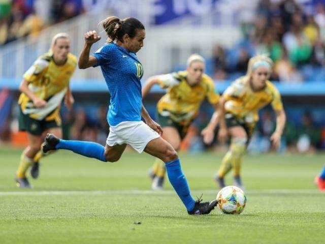 Brasil sai na frente com Marta e Cristiane, mas leva virada da Austr&aacute;lia