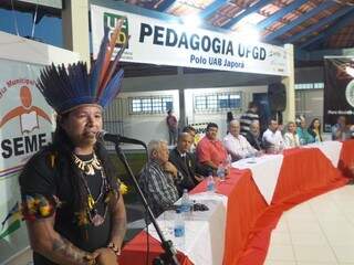 Líder indígena Roberto Carlos diz que o índio deve se adequar a realidade pra poder sobreviver (Foto: Antônio Marques)