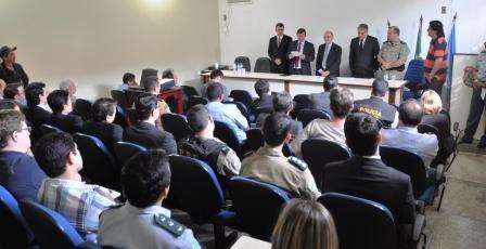 Pol&iacute;cias reagem aos ataques e abrem "guerra" ao contrabando e tr&aacute;fico