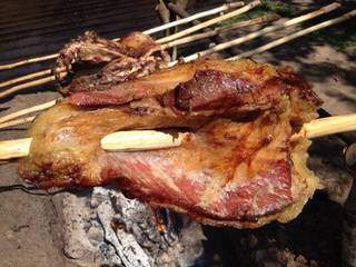 Surtum no churrasco corumbaense não pode faltar a carne é tradição para quem mora na cidade branca. (Foto: Divulgação/Twitter)