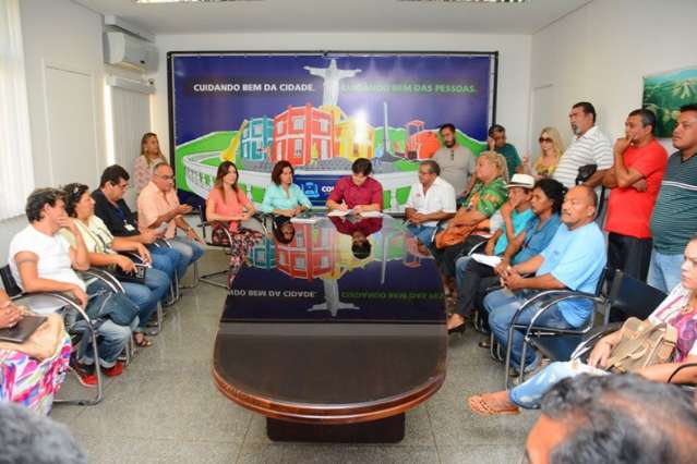 Prefeitura de Corumb&aacute; libera R$ 600 mil para escolas de samba 