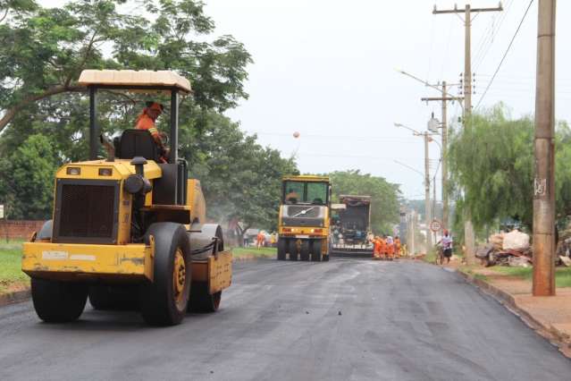 Ap&oacute;s um m&ecirc;s de chuvas intensas, prefeitura consegue retomar obras