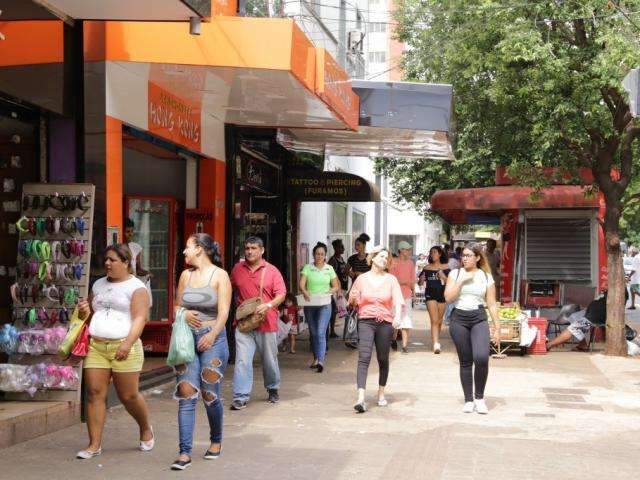 Feriado de Proclama&ccedil;&atilde;o da Rep&uacute;blica tem com&eacute;rcio aberto e poder p&uacute;blico de folga