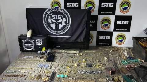 Adolescente de 14 anos fazia parte de quadrilha que invadiu 20 resid&ecirc;ncias