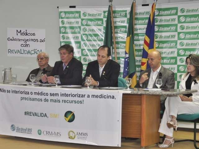 Capital e oito munic&iacute;pios do interior t&ecirc;m prioridade para receber m&eacute;dicos 