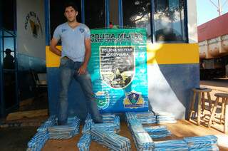 Alessandro Adriano, de 31 anos, abandonou carro com drogas e brinquedos contrabandeados, mas acabou preso (Foto: Sidrolândia News)