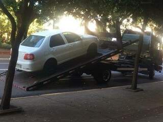 Veículo foi apreendido pela Polícia Federal na manhã desta terça-feira. (Foto: Kerolyn Araújo)