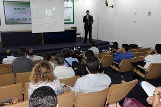 A Semagro tem promovido encontros com empresários para explicar o funcionamento do Fadefe (Foto: Semagro/Divulgação)
