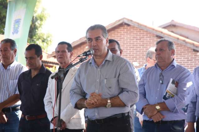 Desejo antigo, munic&iacute;pio recebe asfalto e drenagem de &aacute;gua da chuva