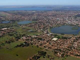 Vista aérea dos cartões postais de Três Lagoas. (Foto: Prefeitura de Três Lagoas)