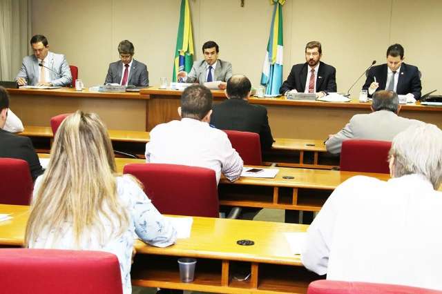 Comiss&atilde;o aprova abono salarial aos servidores estaduais at&eacute; 2018