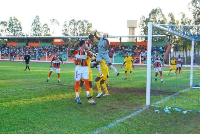Cene vence Naviraiense por 1 a 0 no est&aacute;dio Virot&atilde;o em Navira&iacute;