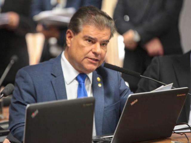 Senador apoia projeto que p&otilde;e juiz, advogado e MP no mesmo n&iacute;vel em audi&ecirc;ncias