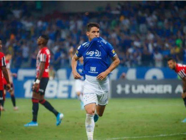 Com gol de Tiago Neves, Cruzeiro vence o S&atilde;o Paulo no Mineir&atilde;o