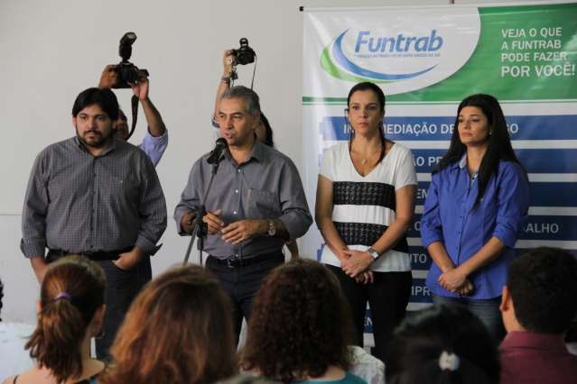 Reinaldo promete recuperar poder de sal&aacute;rios e manter pagamento dia 1&ordm;