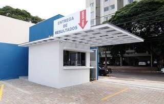 Laborat&oacute;rio oferece drive-thru e outras solu&ccedil;&otilde;es para quem n&atilde;o tem tempo