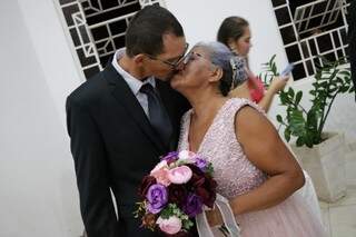 Luzia e Wilmar se casaram na igreja depois de 20 anos juntos (Foto: Janiely Silva)