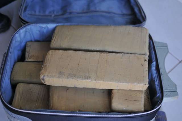 Dupla de adolescentes do MT &eacute; presa com mais de 30 kg de maconha na rodovi&aacute;ria