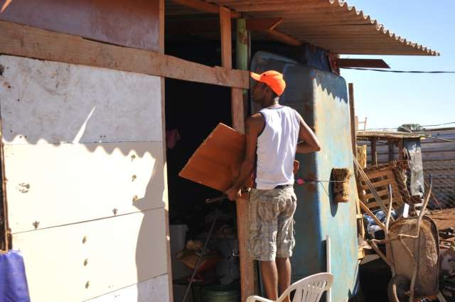 Alegria de quem recebeu casa &eacute; do tamanho da agonia de quem espera