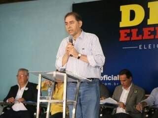 Prefeito Alcides Bernal (PP)(Foto: Fernando Antunes)., que tenta a reeleição, foi interrompido por parte da plateia contrária a sua gestão. (Foto: Fernando Antunes).