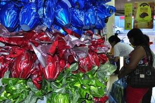 Em uma loja franqueada de chocolates, preços semelhantes aos de 2014 explicam boas vendas (Foto: Eliel Oliveira)