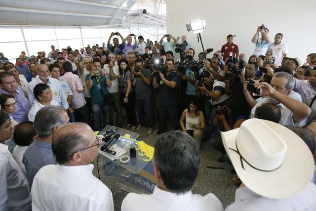 Alckmin chega a Tr&ecirc;s Lagoas para refor&ccedil;ar campanha de Azambuja