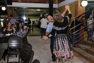 Ricardo e Cristina dançaram durante todo o espetáculo com disposição para dar e vender (Foto: Kísie Ainoã)
