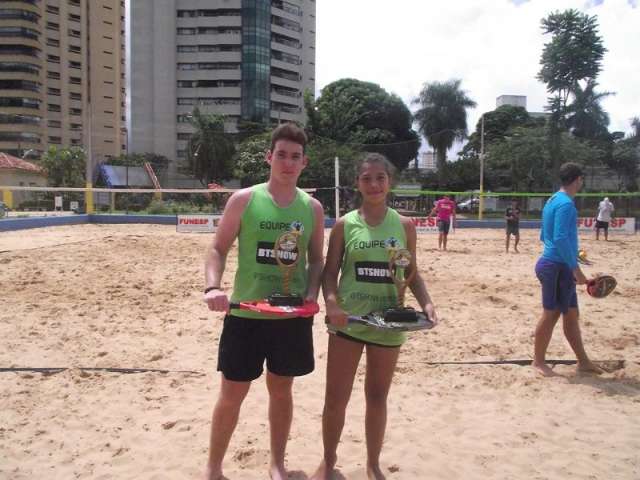 Etapa de abertura do Circuito de Beach Tennis reuniu 74 duplas no Belmar