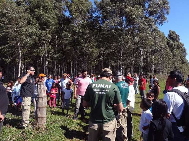 Ap&oacute;s 8 meses, Funai consegue atender &iacute;ndios na fazenda Cambar&aacute;