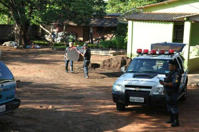  PM apreende oito ca&ccedil;a-n&iacute;queis e prende duas pessoas em Coxim