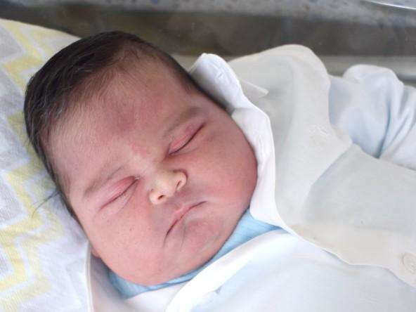 Com 5kg, Luiz Davi veio ao mundo para deixar fam&iacute;lia e m&eacute;dicos de boca aberta