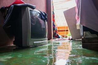 Teto de 6 crian&ccedil;as desapareceu e lar precisa de tudo para recome&ccedil;ar