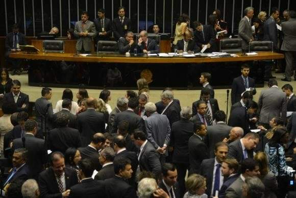 C&acirc;mara rejeita cria&ccedil;&atilde;o de cotas para mulheres no Legislativo