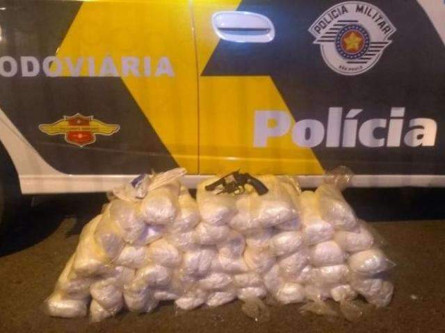 Motorista que saiu de MS com arma e 50 quilos de coca&iacute;na &eacute; preso em SP 